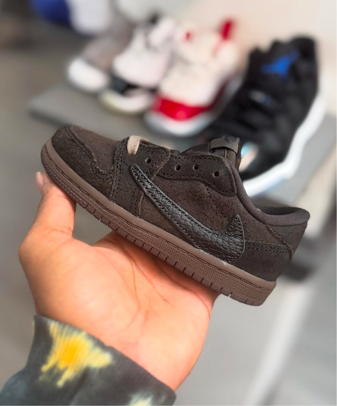 Jordan 1 Low Travis Scott Velvet Brown