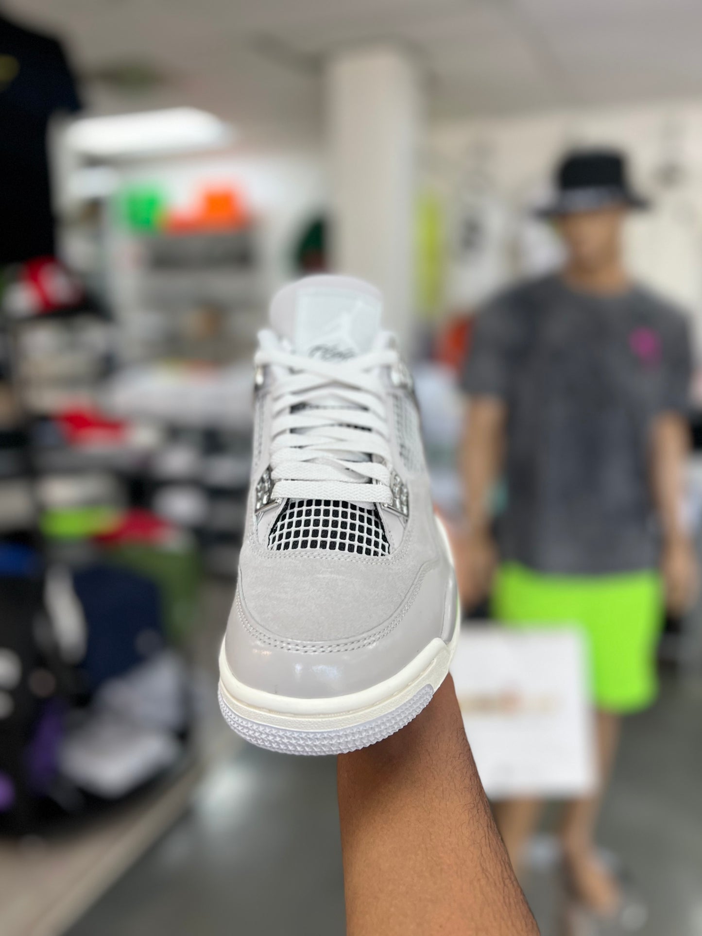 Jordan 4 Retro Frozen Moments
