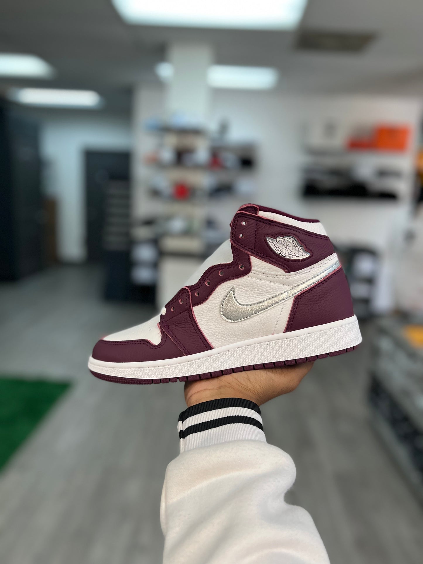 Bordeaux Jordan 1 Retro High OG