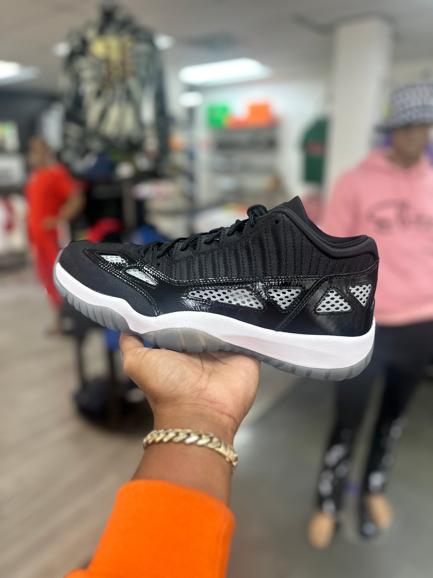 Jordan 11 Retro Low IE Craft Black White