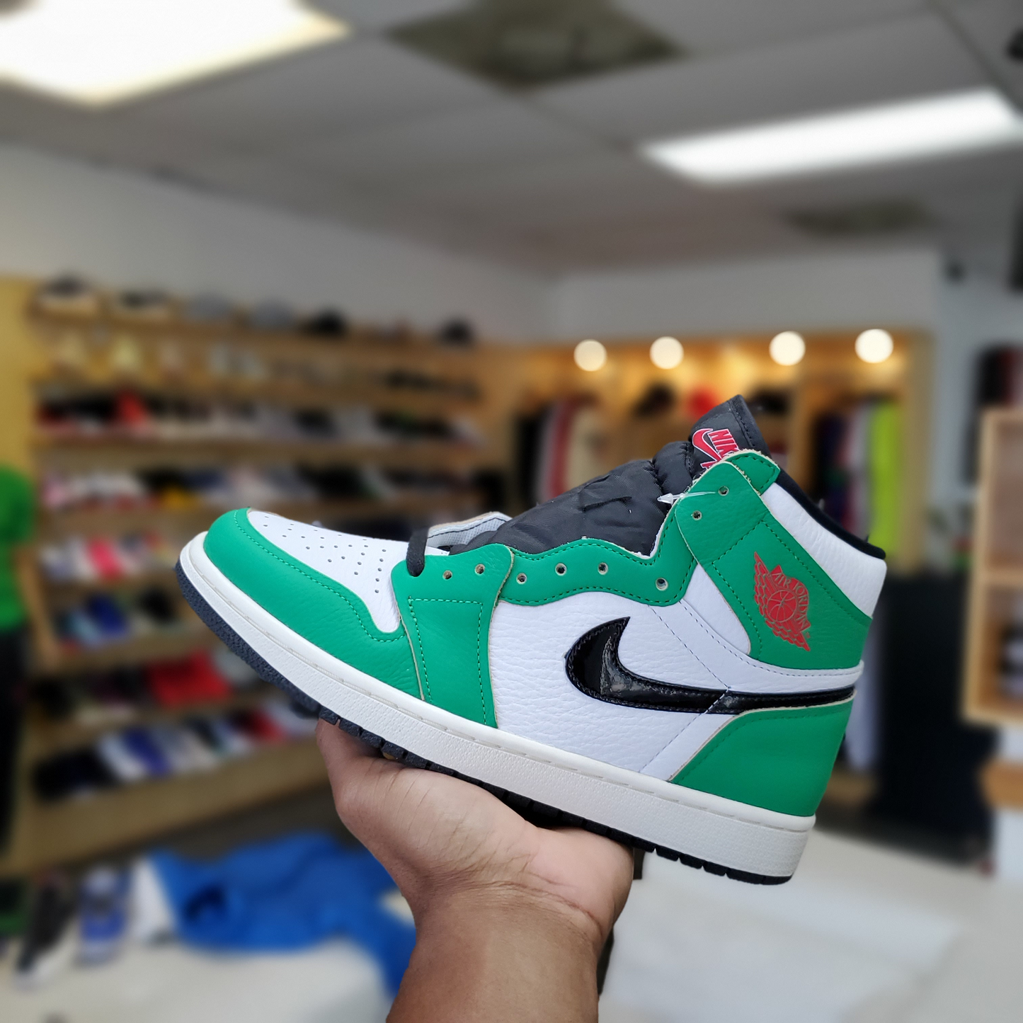 Jordan 1 Retro High Lucky Green (W)