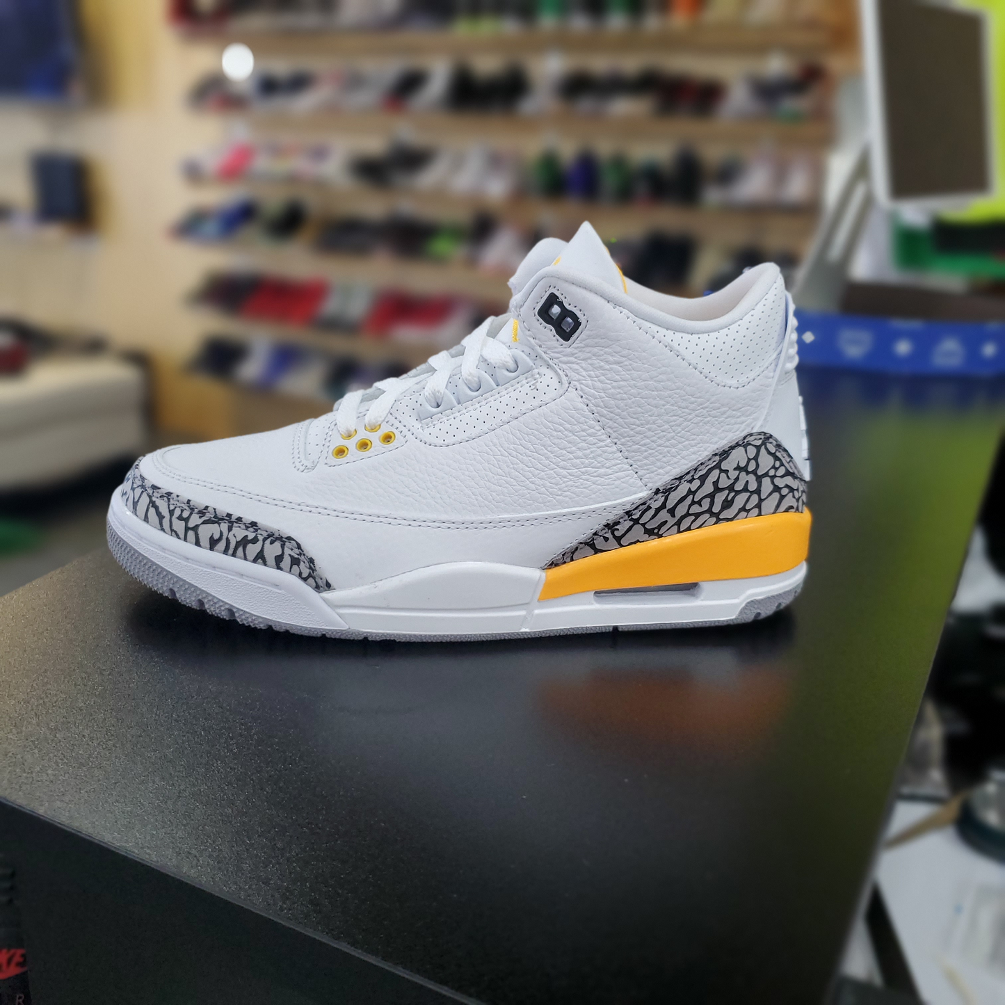 Jordan 3 Retro Laser Orange (W)