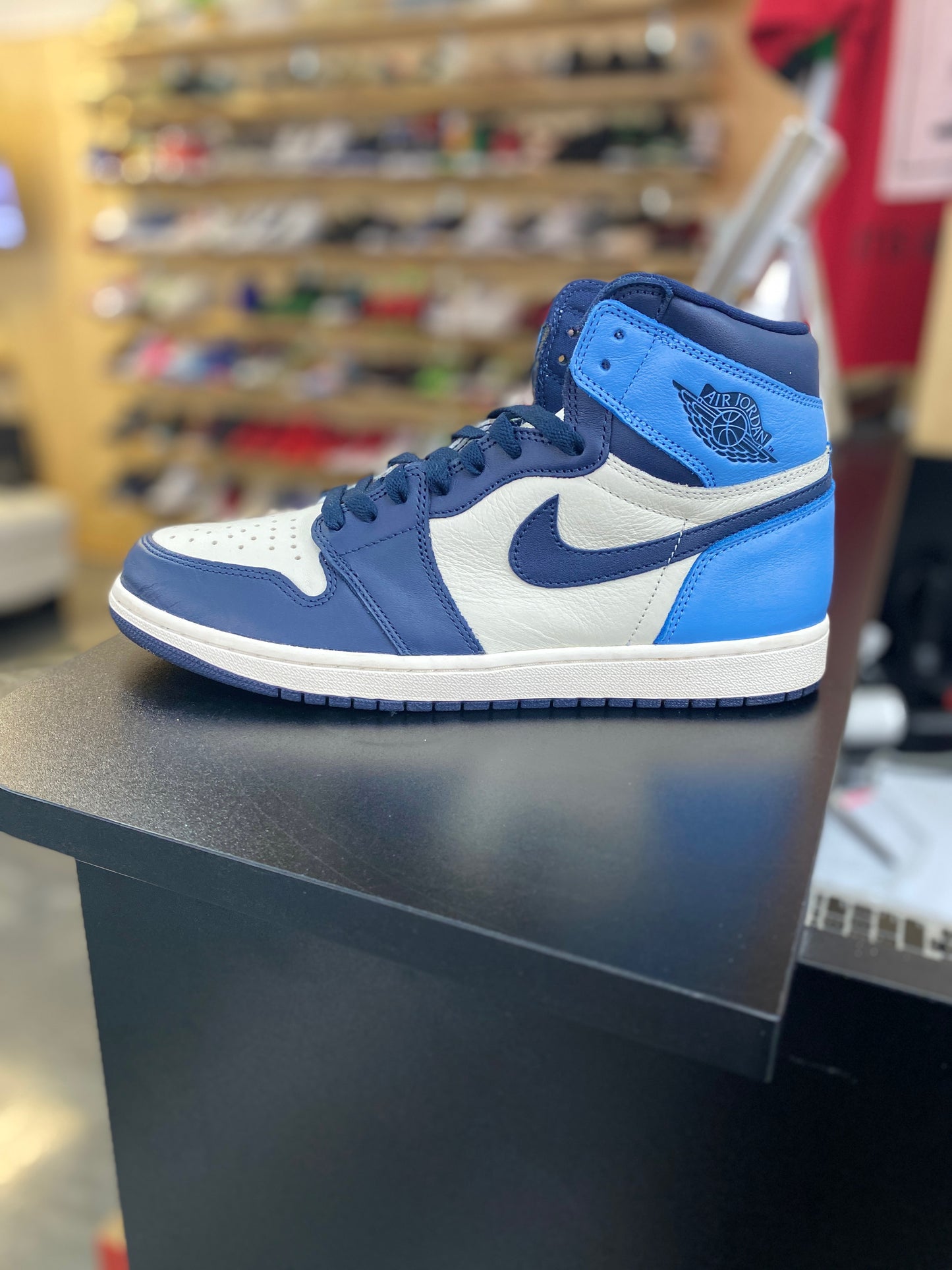 Jordan 1 Retro High Obsidian UNC