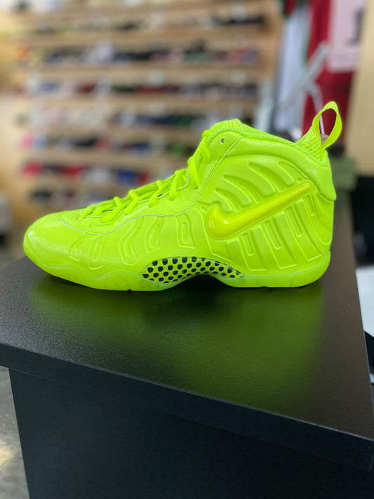 Nike Air Foamposite Pro Volt (2021)