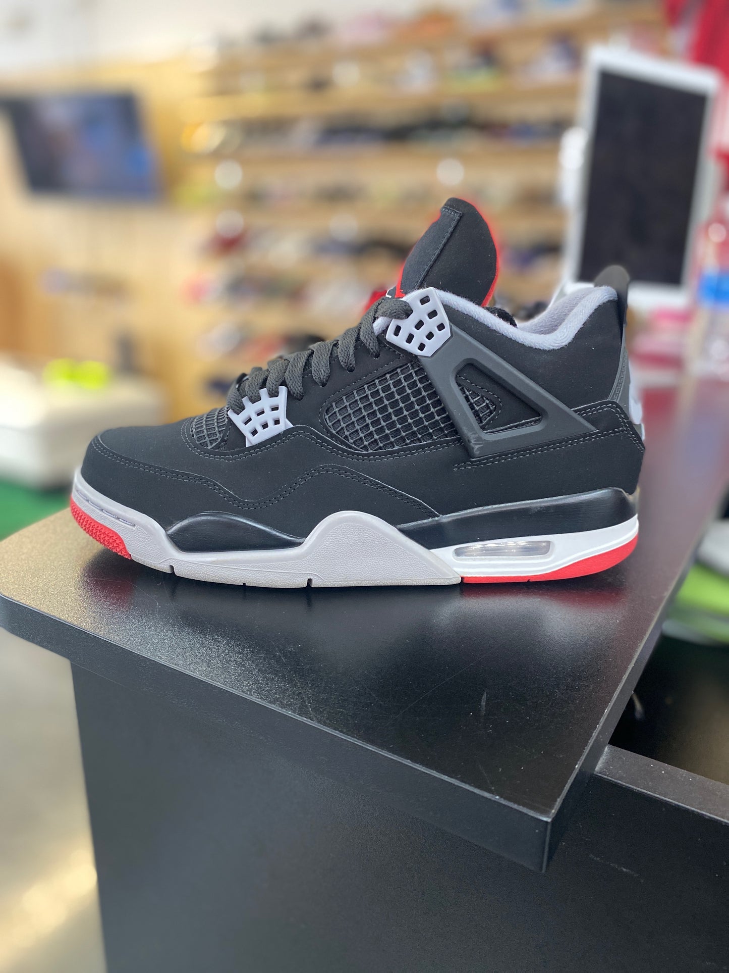 Jordan 4 Retro Bred (2019)