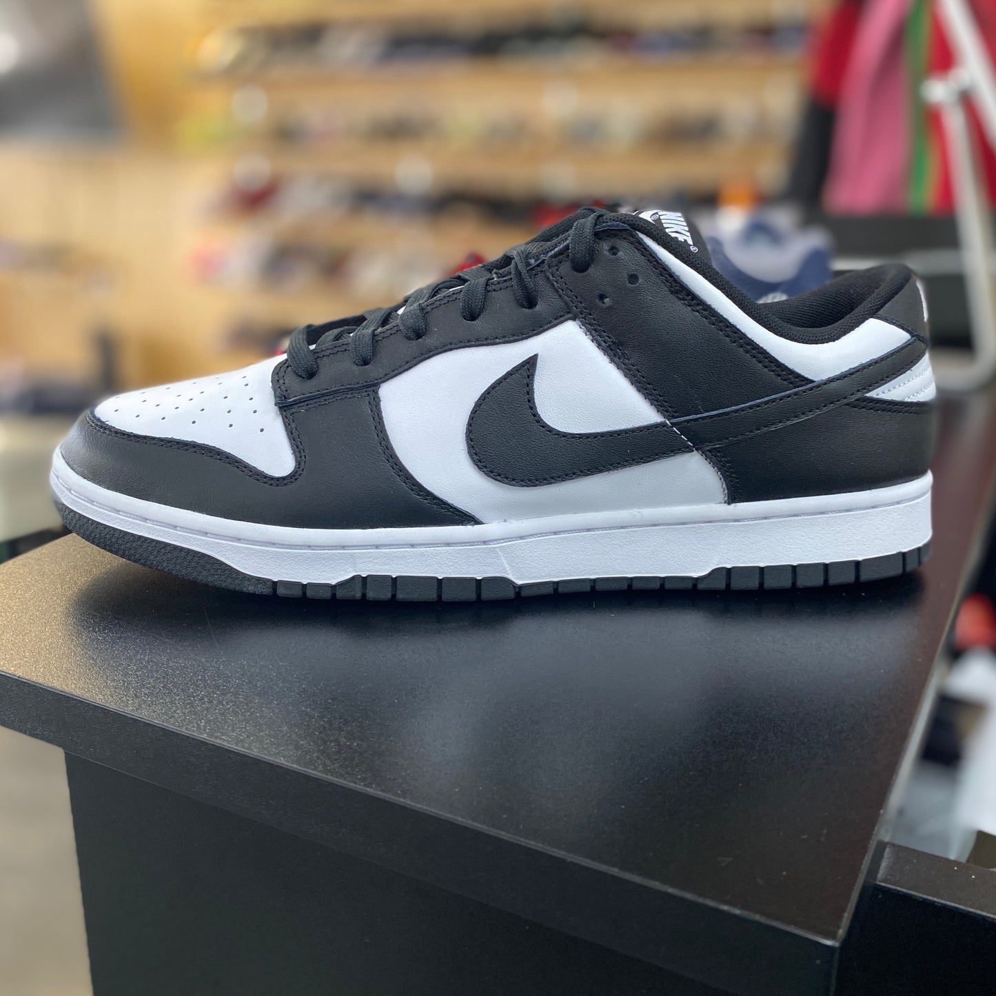 Nike Dunk Low Retro White Black Panda