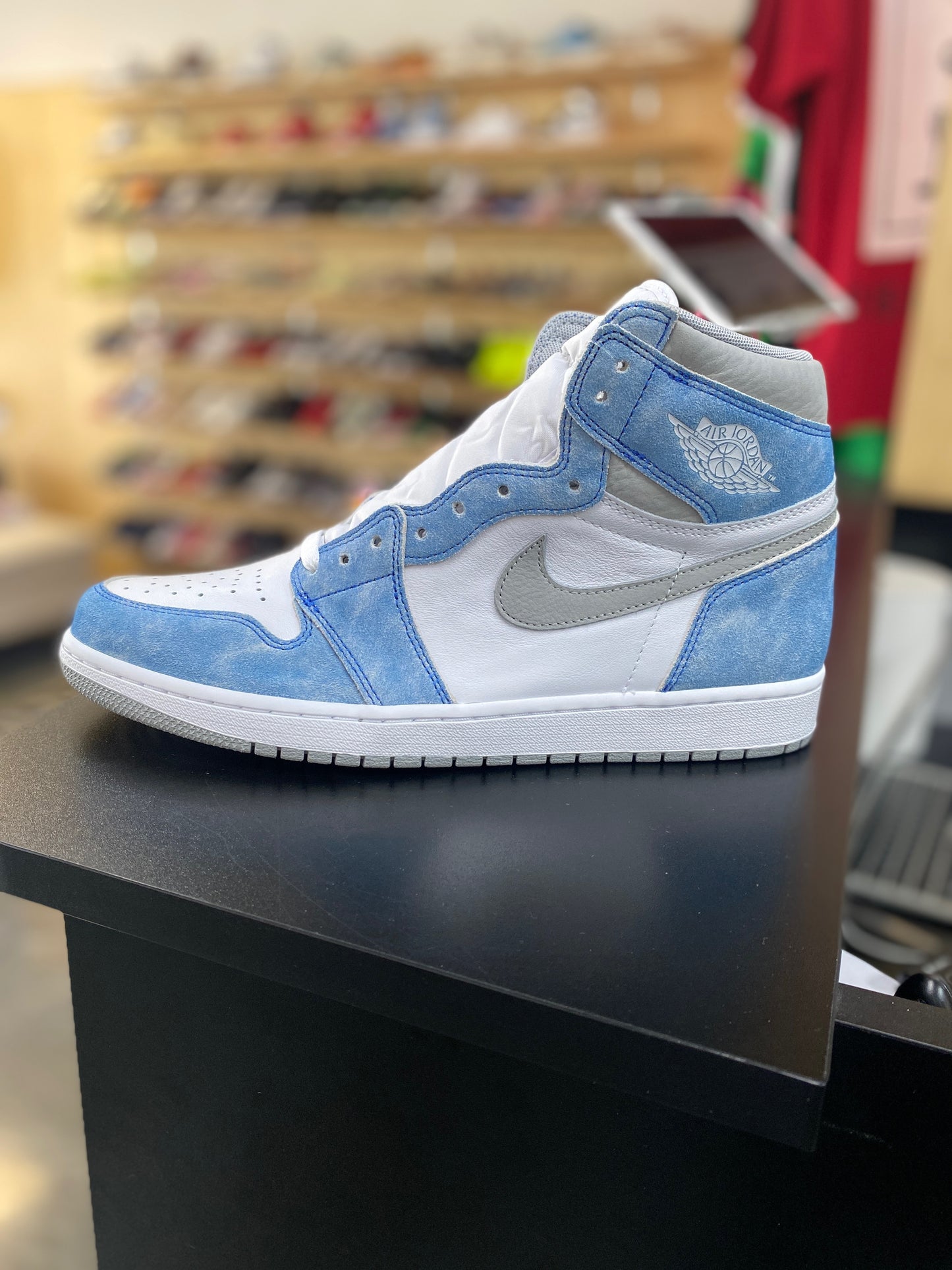 Jordan 1 Retro High OG Hyper Royal