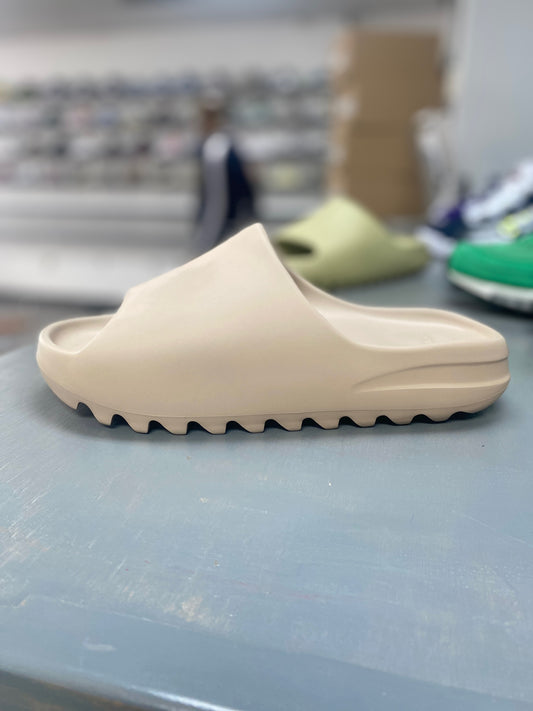 Yeezy Slide Pure