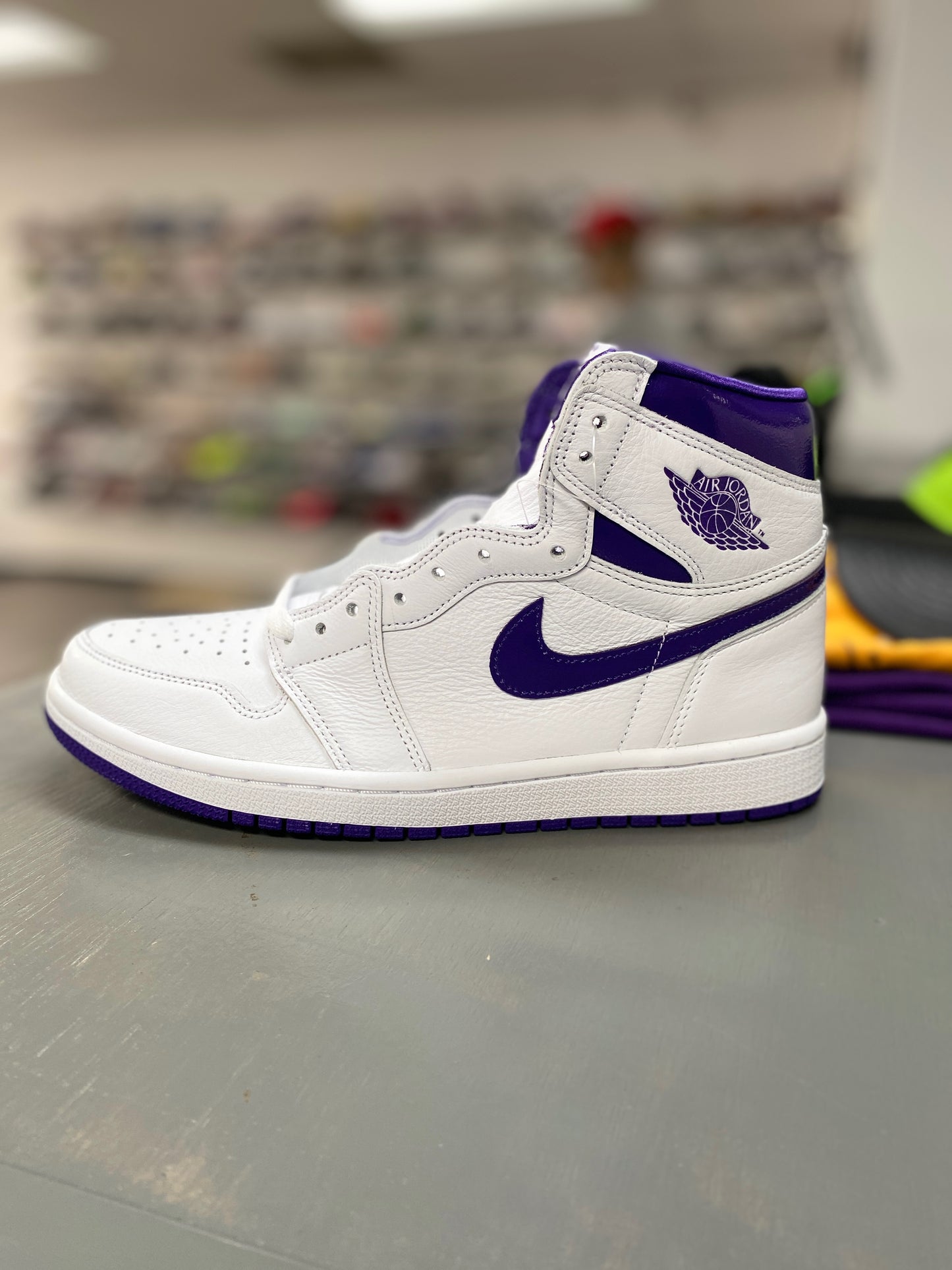 Jordan 1 Retro High Court Purple (W)