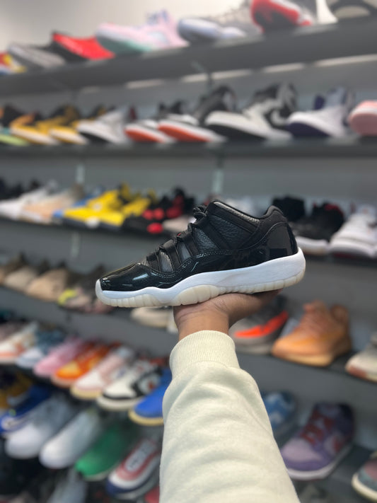 Jordan 11 Retro Low 72-10