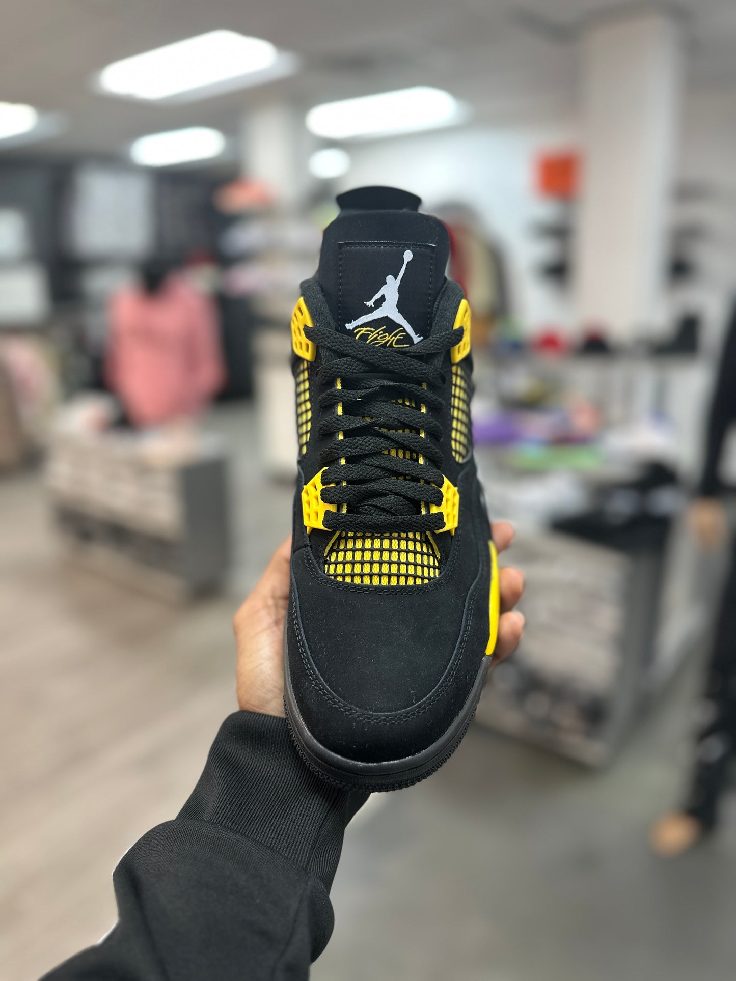 Jordan 4 Retro Thunder