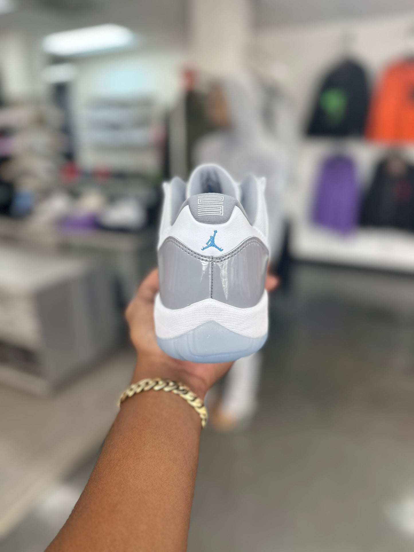 Jordan 11 Retro Low Cement Grey